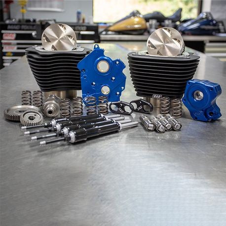 Power Package - 124" CI Oil Cooled, Gear Drive with Non-Highlighted Fins and Black Pushrod tubes for 107" M8