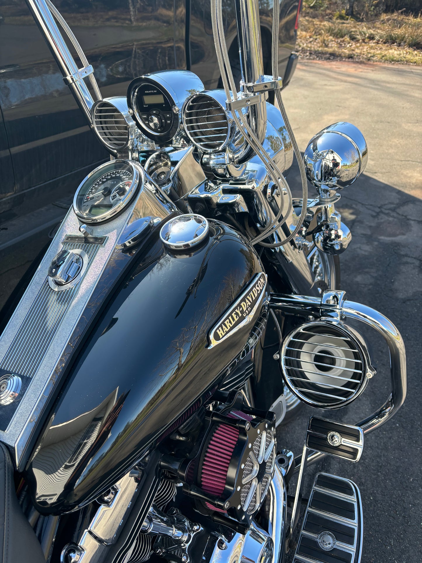 HRS 444.4 four speaker stereo system for Harley-Davidson Road King with handlebar and highway bar speakers