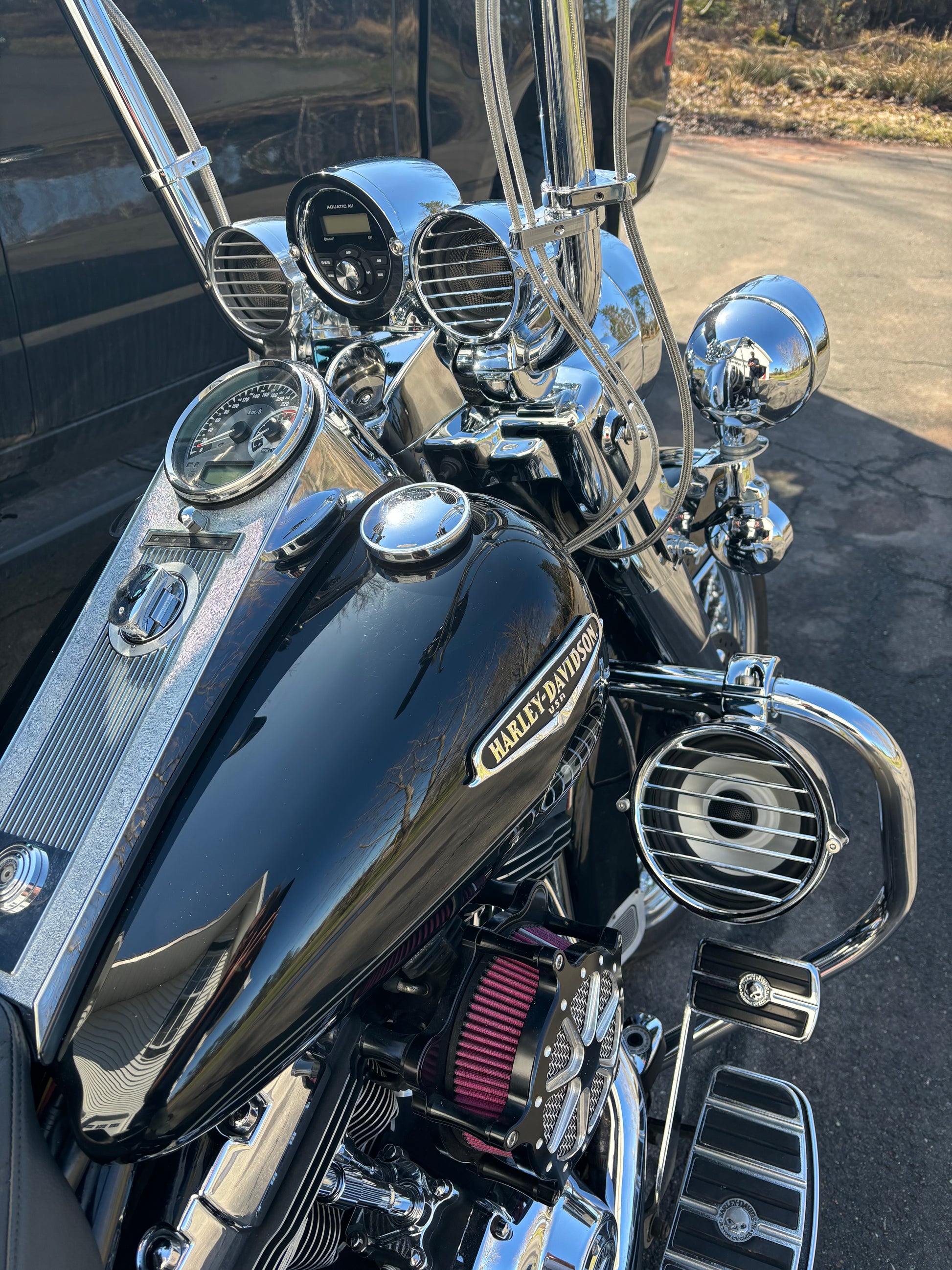 HRS 444.4 four speaker stereo system for Harley-Davidson Road King with handlebar and highway bar speakers