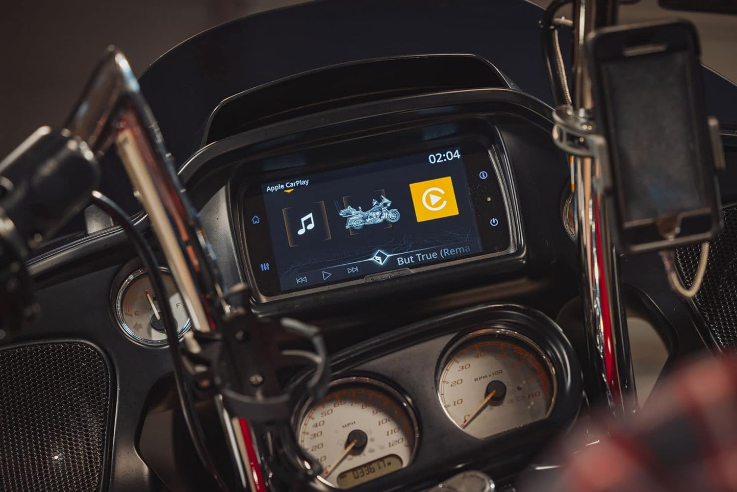 MX-HD14 head unit installed in Harley Street Glide fairing