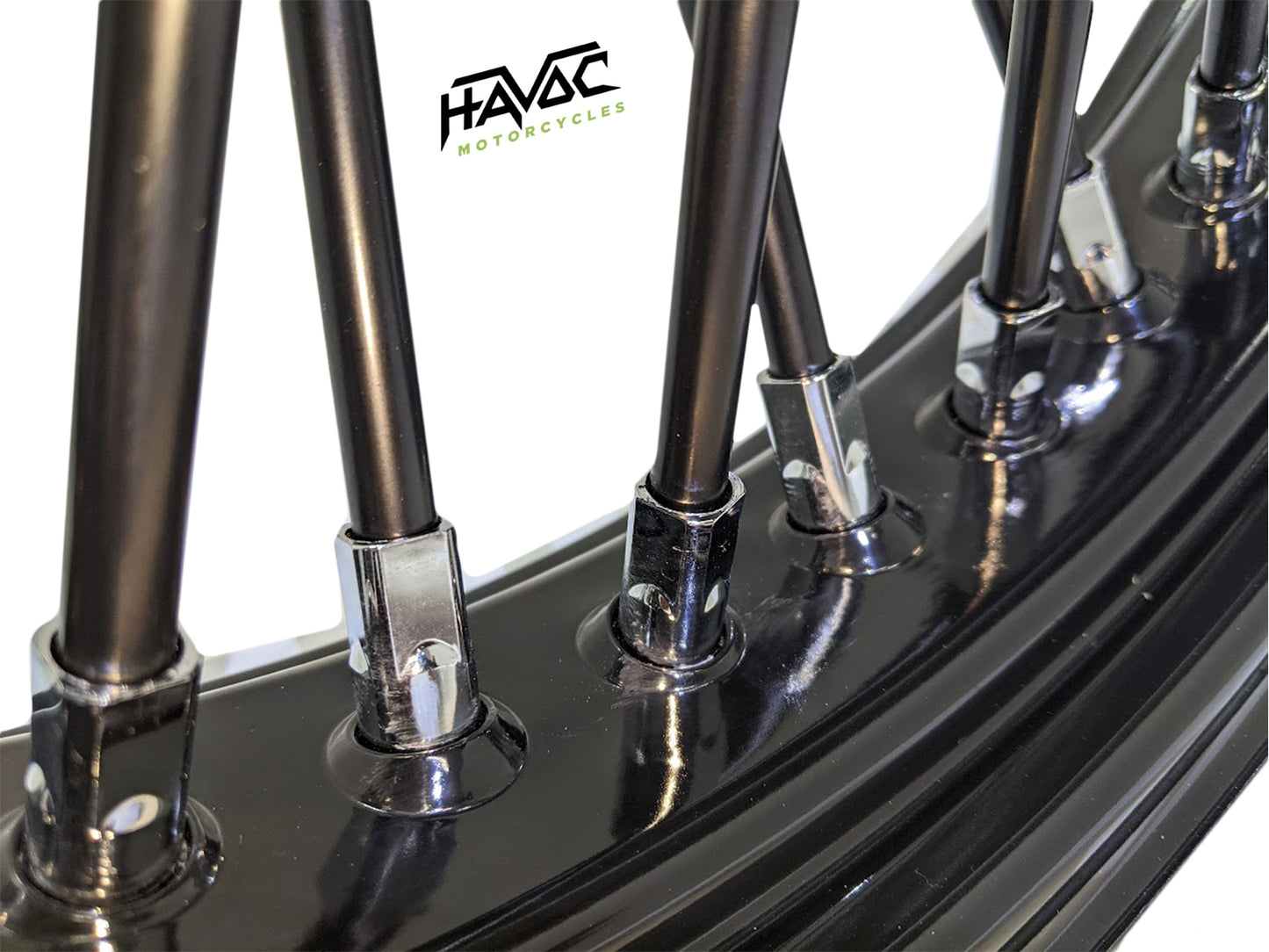 Fat Spoke 18x5.5 Dual Disc Front, Black and Chrome, for 2000-2007 Touring Models
