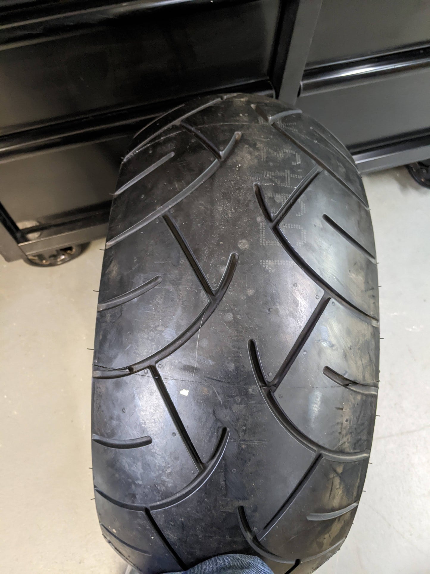 CLEARANCE ITEM  ME880 Marathon 260/40R18
