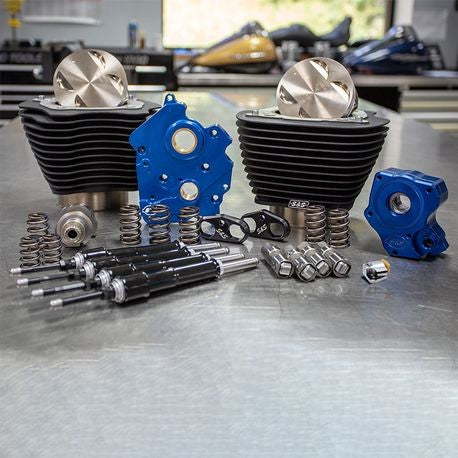 Power Package - 124" CI Oil Cooled, Chain Drive with Non-Highlighted Fins and Black Pushrod tubes for 107" M8