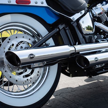 SLASH CUT SLIP-ONS for M8 HERITAGE SOFTAIL CLASSIC & SOFTAIL DELUXE® MODELS—Chrome