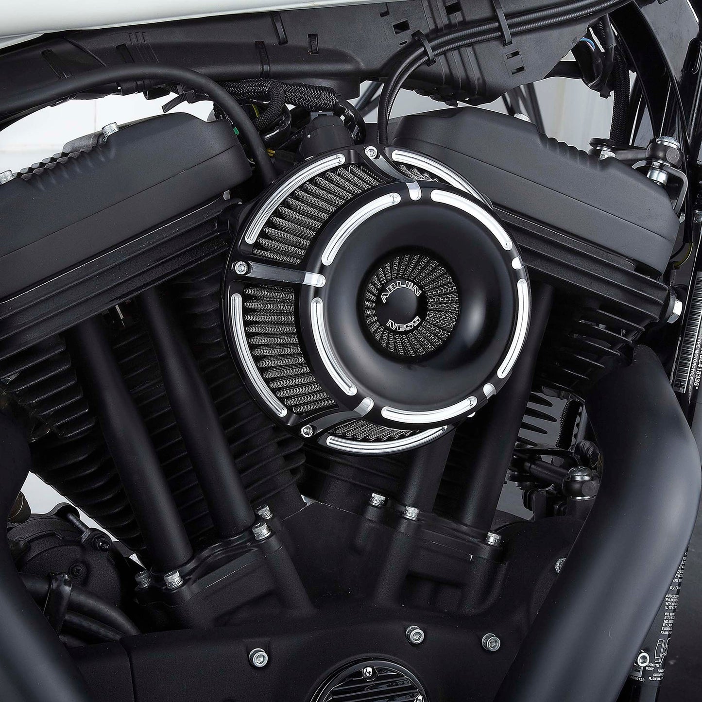 SLOT TRACK INVERTED SERIES AIR CLEANER, BLACK