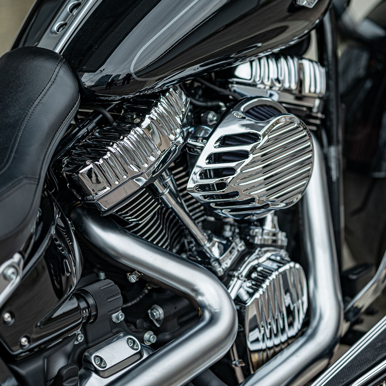 ROUGH CRAFTS® FINNED AIR CLEANER, CHROME